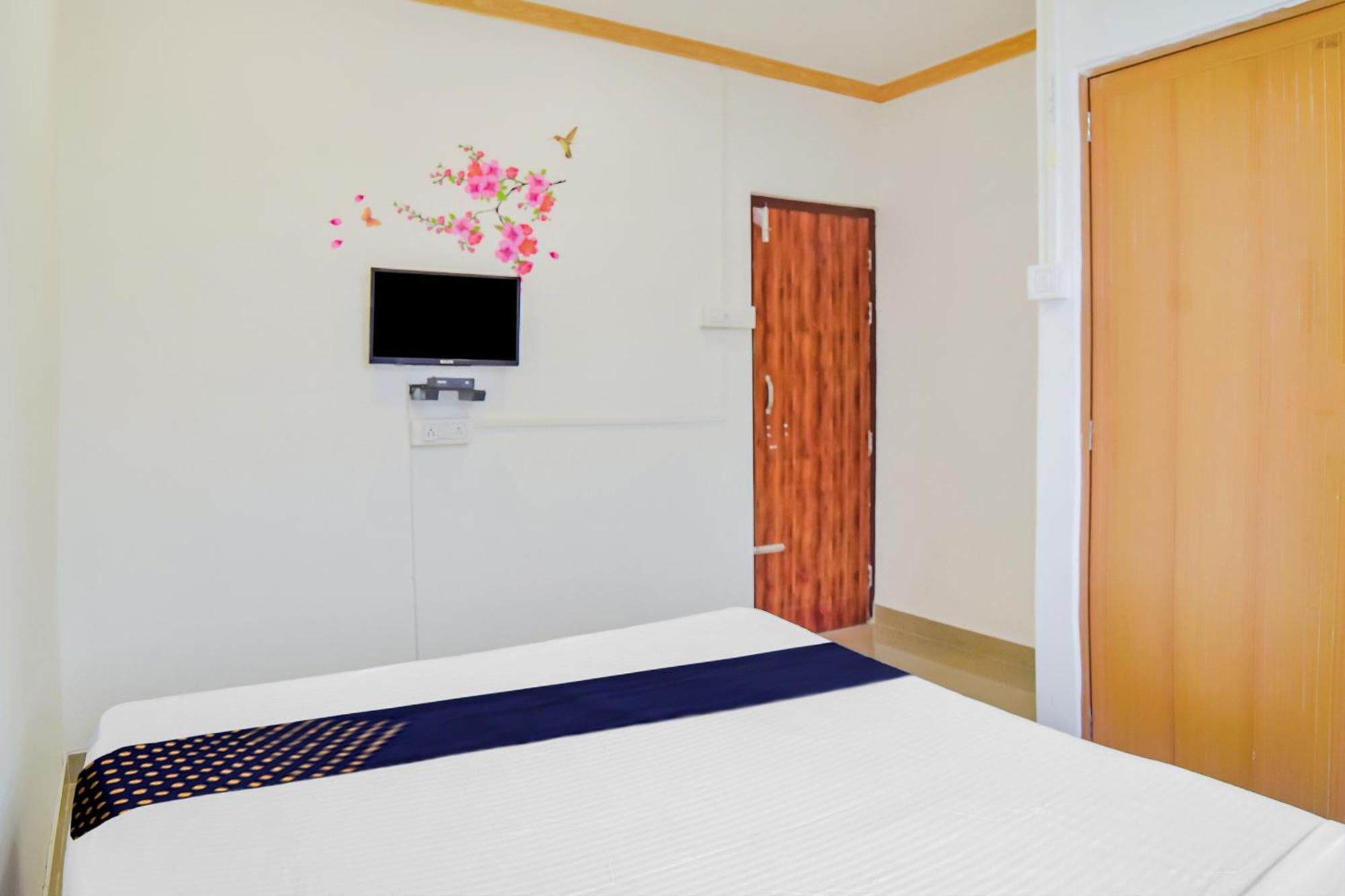 Spot On Nirvaan Guest House Kaharpara Exterior photo